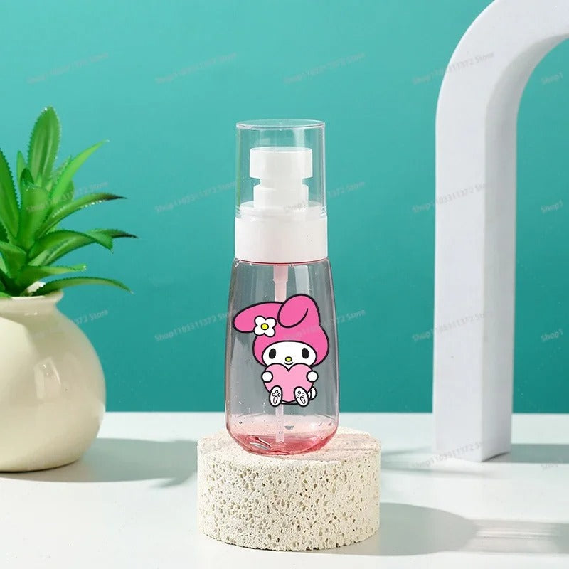Hello Kitty Spray Recarregável. O Toque Kawaii Perfeito para a Sua Rotina de Skincare
